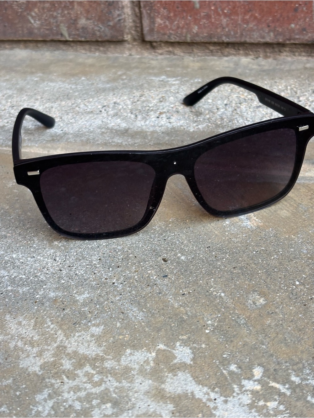 Guess Men's Black Sunglasses with Dark Lenses